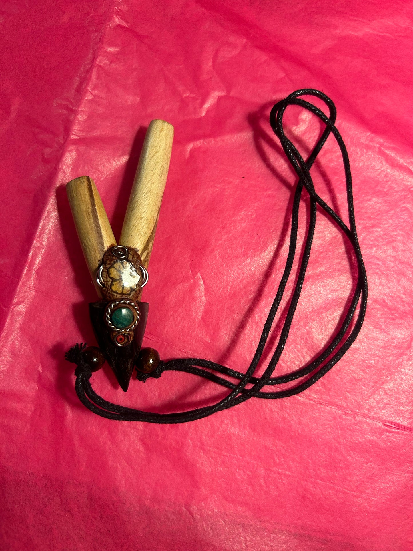 Kuripes with Necklace - (Nutwood Tip Variants)