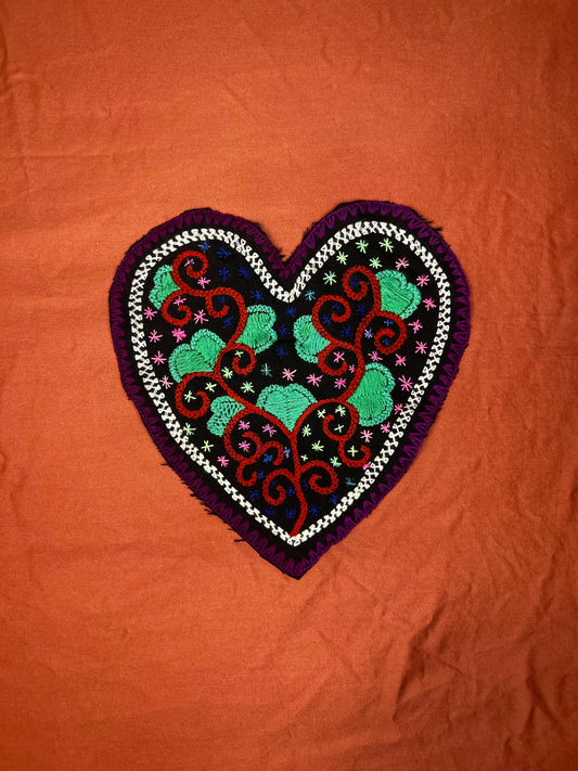 Authentic Shipibo Handwoven Ícaro Tapestry (Small - Heart)