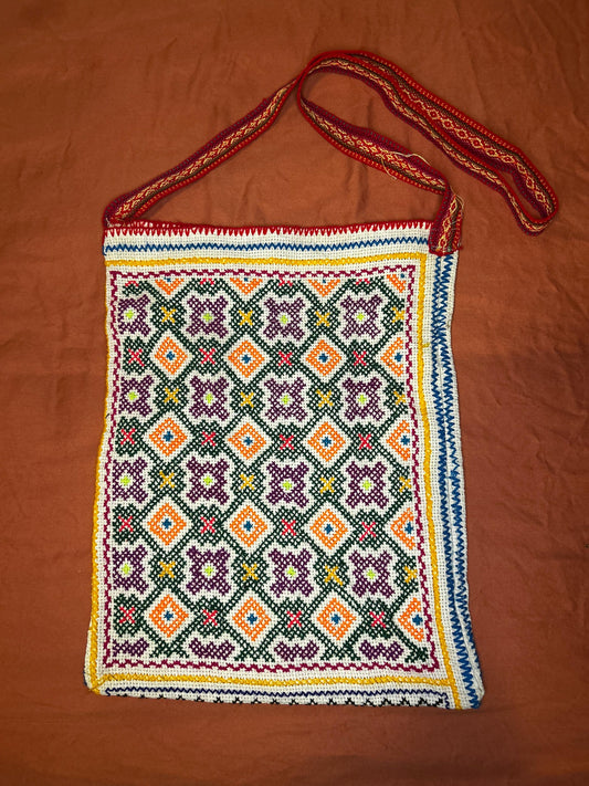 Authentic Shipibo Handwoven Ícaro Medicine Bag (White)