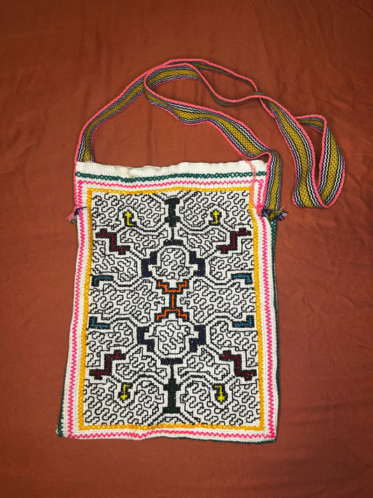 Authentic Shipibo Handwoven Ícaro Medicine Bag (White)